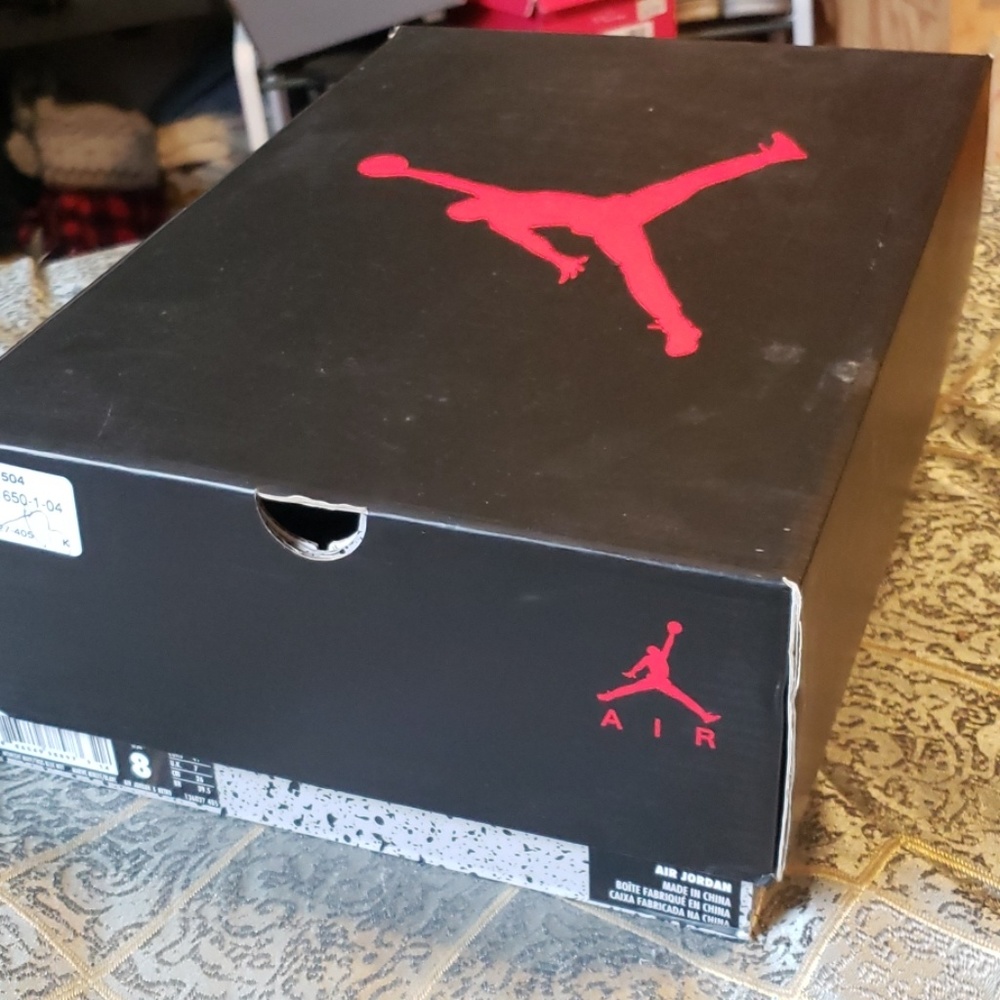 Sneakers - Picture 3 of 3